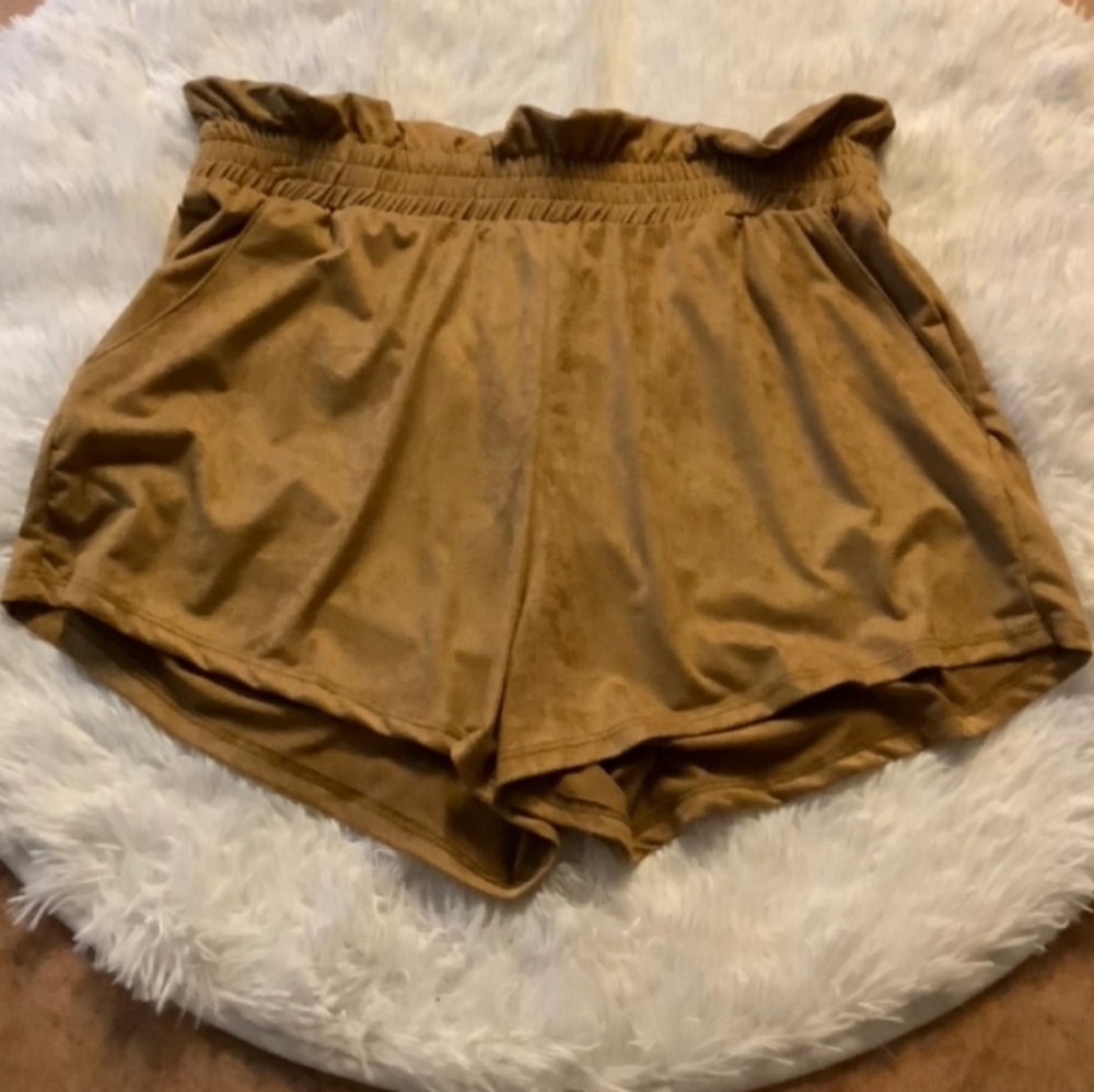 Women's Faux Suede Shorts - Picture 3 of 3